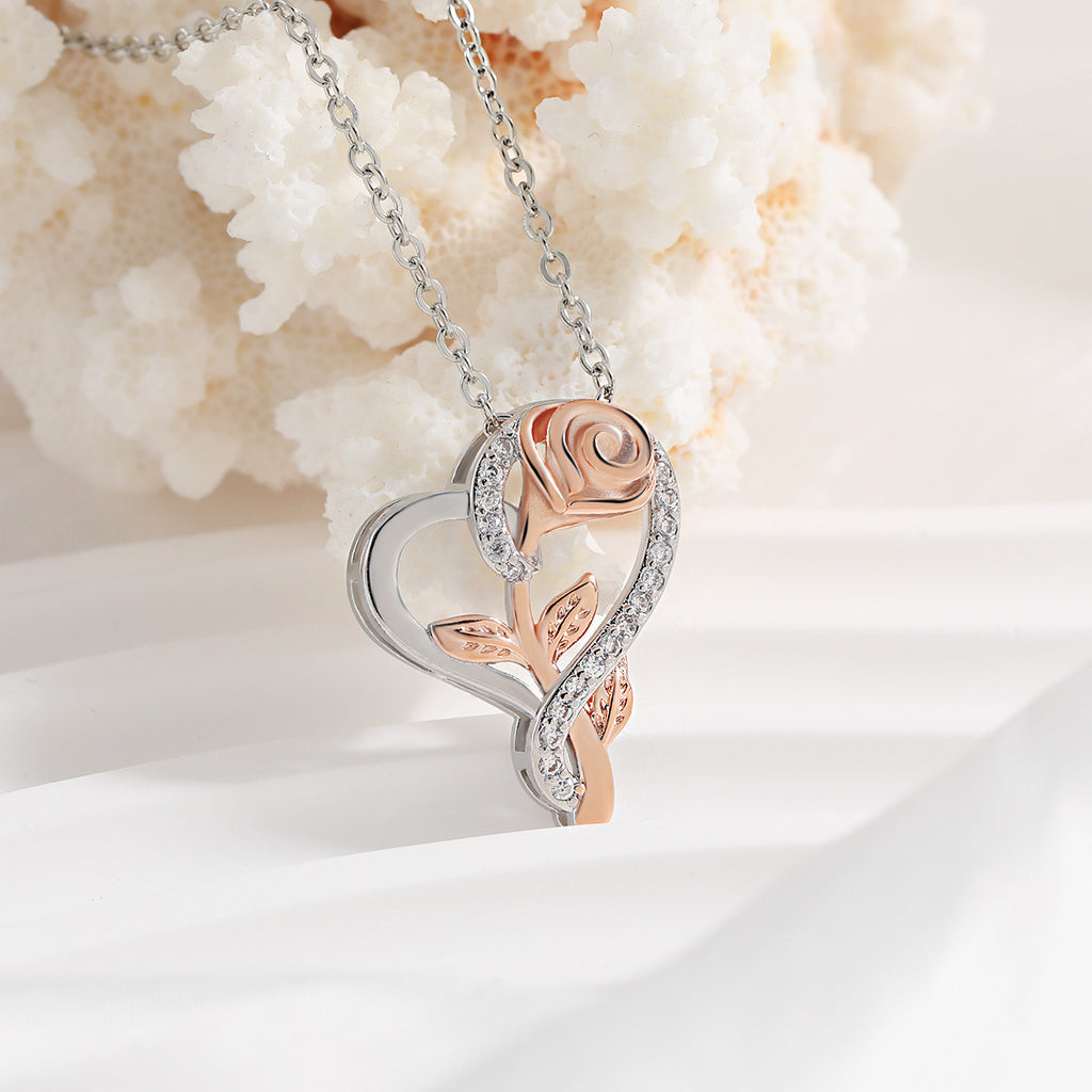 Heart-shaped rose necklace